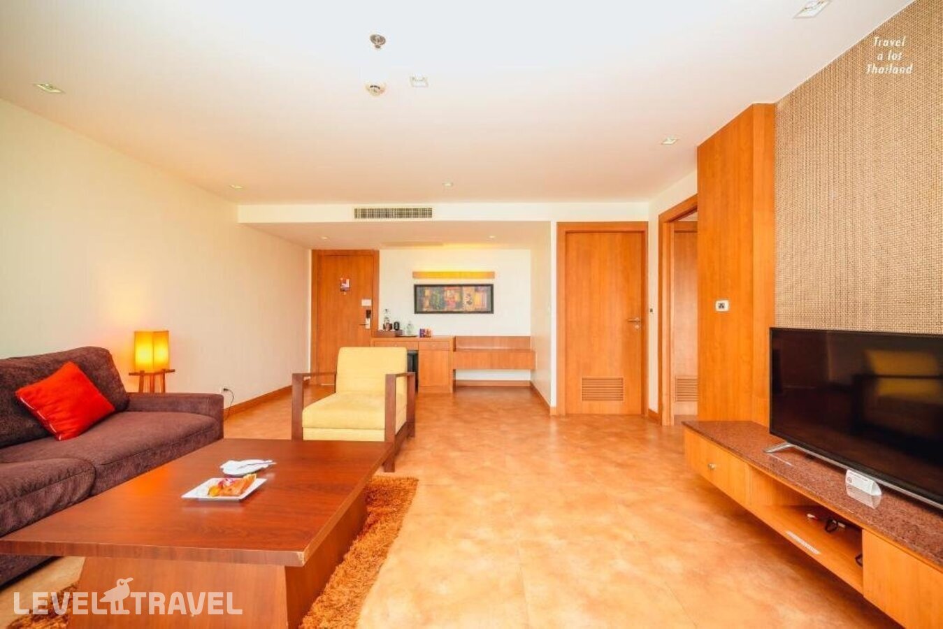 фотографии номера Люкс роскошный отеля Centara Nova Hotel Pattaya в Таиланд(Центральная Паттайя) - фото №9