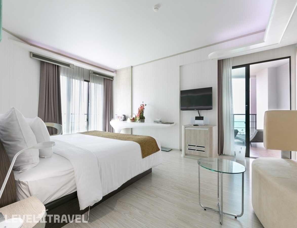 фотографии номера Премьер с боковым видом на море отеля Pattaya Discovery Beach Hotel в Таиланд(Центральная Паттайя) - фото №2