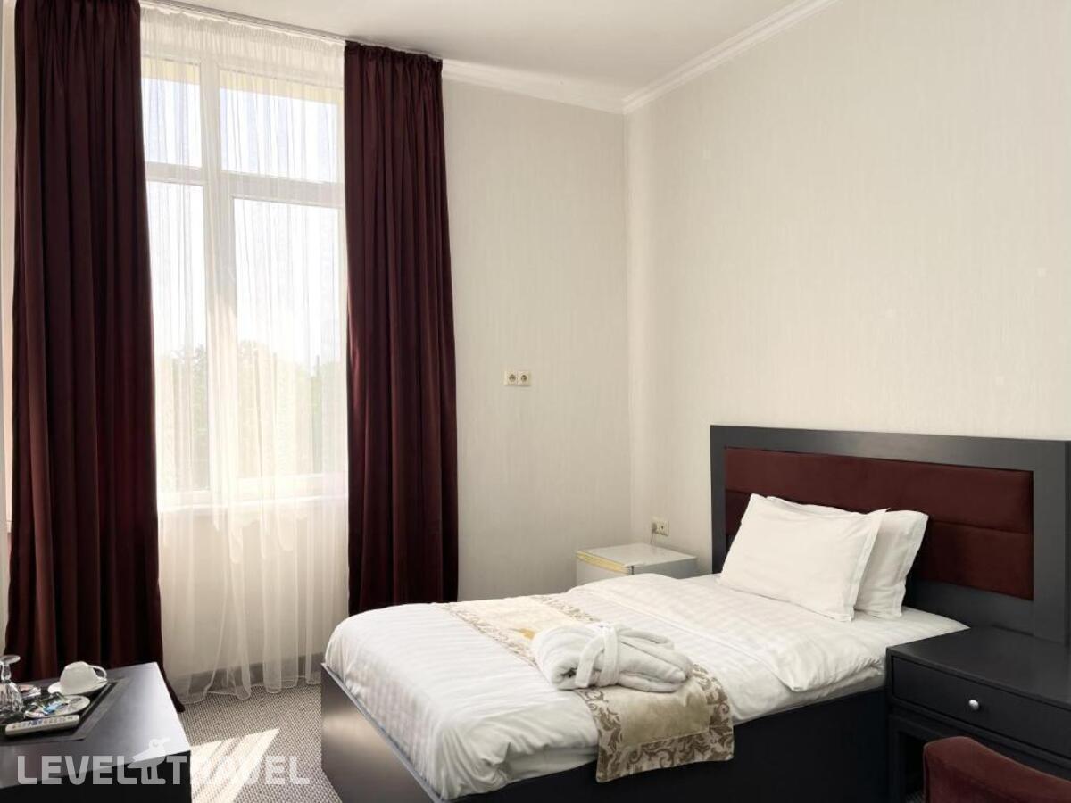 фотографии номера Одноместный номер отеля Grand Erbil Hotel в Казахстан(Алматы) - фото №3