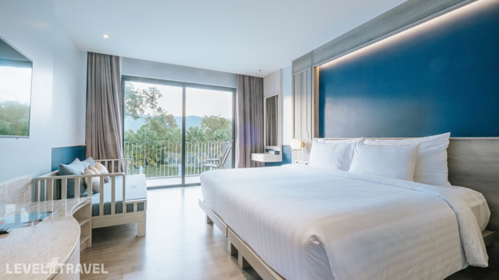 фотографии номера Делюкс с видом на бассейн отеля Seabed Grand Hotel Phuket в Таиланд(город Пхукет) - фото №7