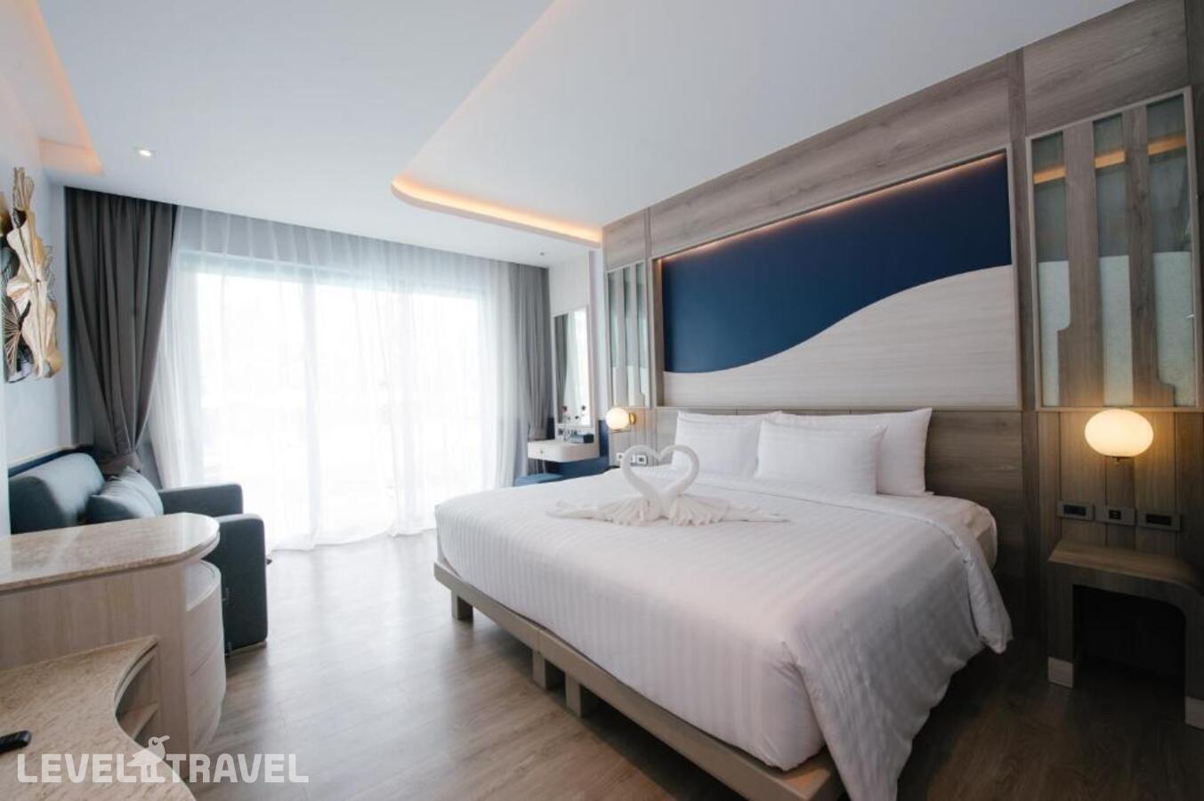 фотографии номера Делюкс с выходом к бассейну отеля Seabed Grand Hotel Phuket в Таиланд(город Пхукет) - фото №3