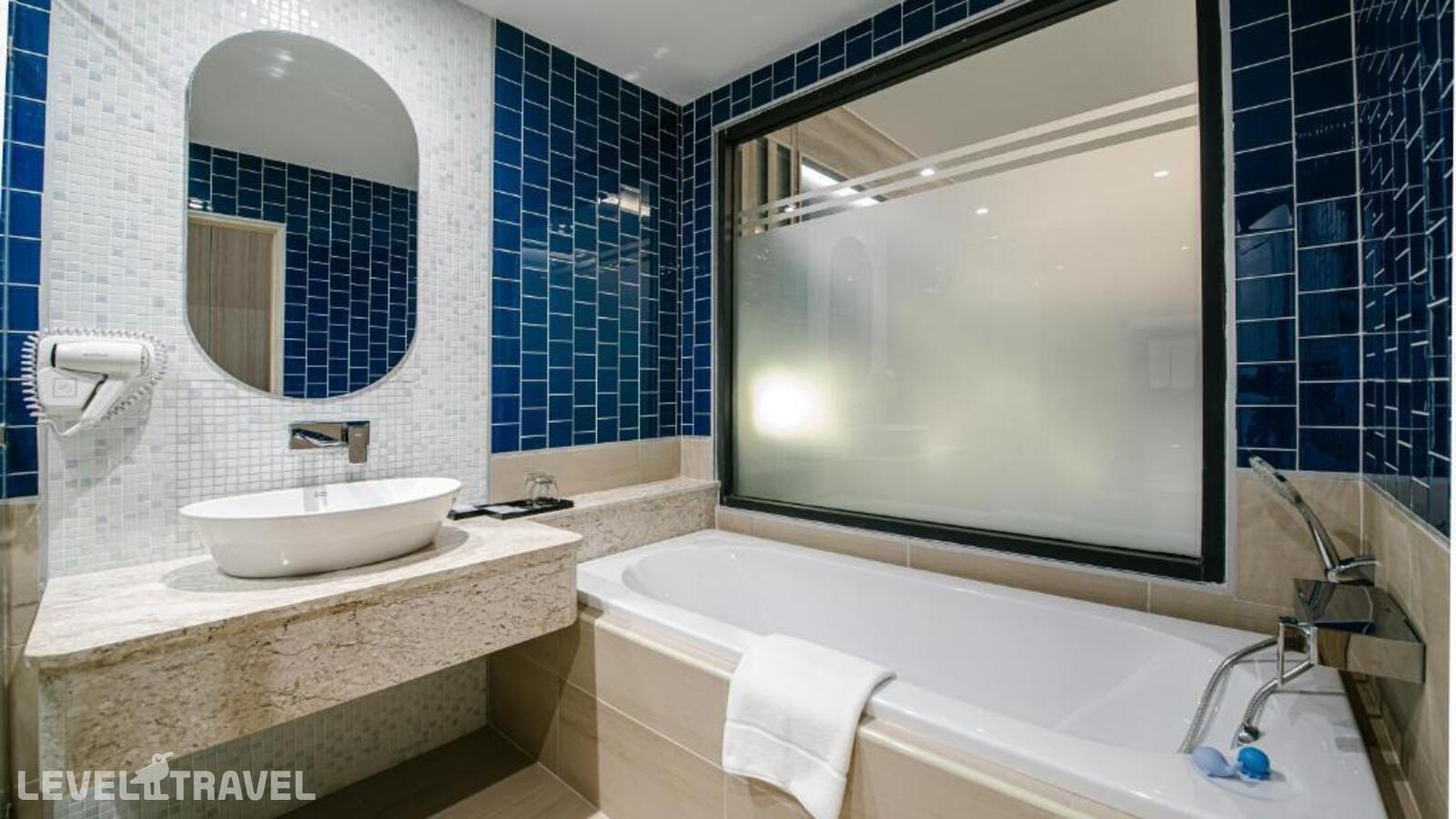 фотографии номера Делюкс с выходом к бассейну отеля Seabed Grand Hotel Phuket в Таиланд(город Пхукет) - фото №2