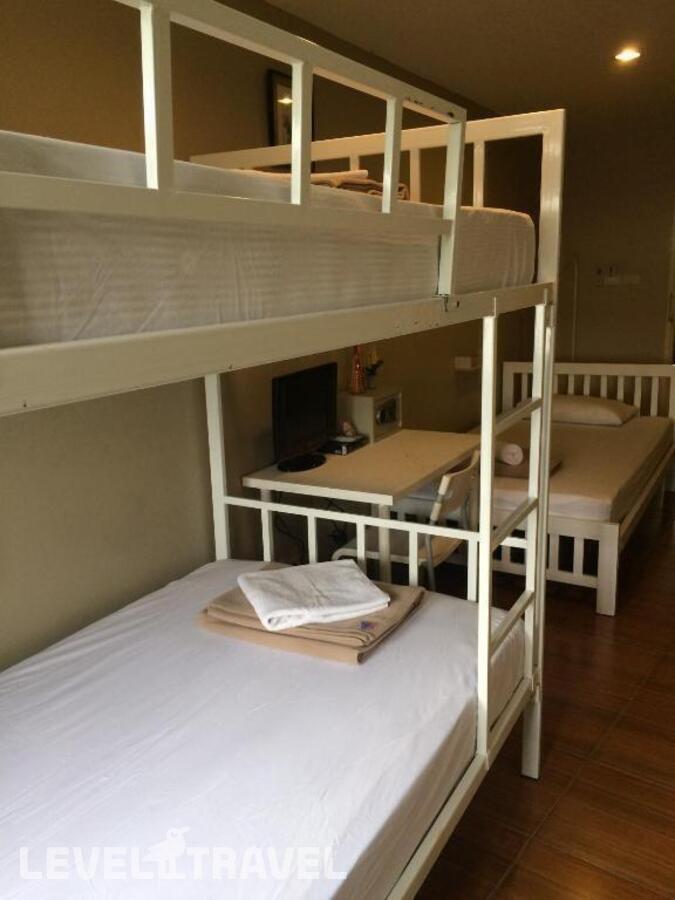 фотографии номера Трехместный номер отеля VX The Fifty - Hostel в Таиланд(Бангкок) - фото №1
