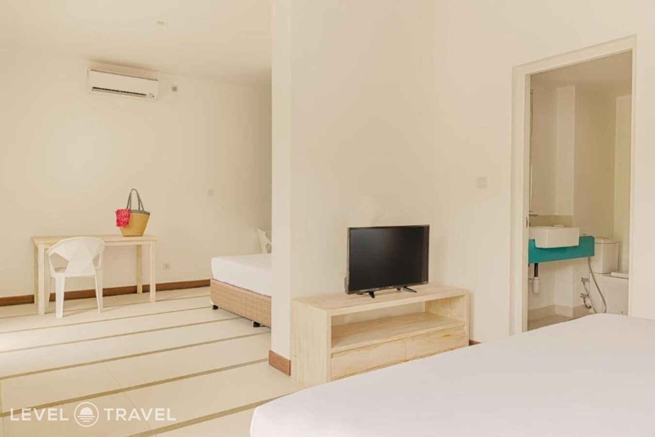 фотографии номера Семейный номер отеля Hotel J Unawatuna в Шри-Ланка(Унаватуна) - фото №11