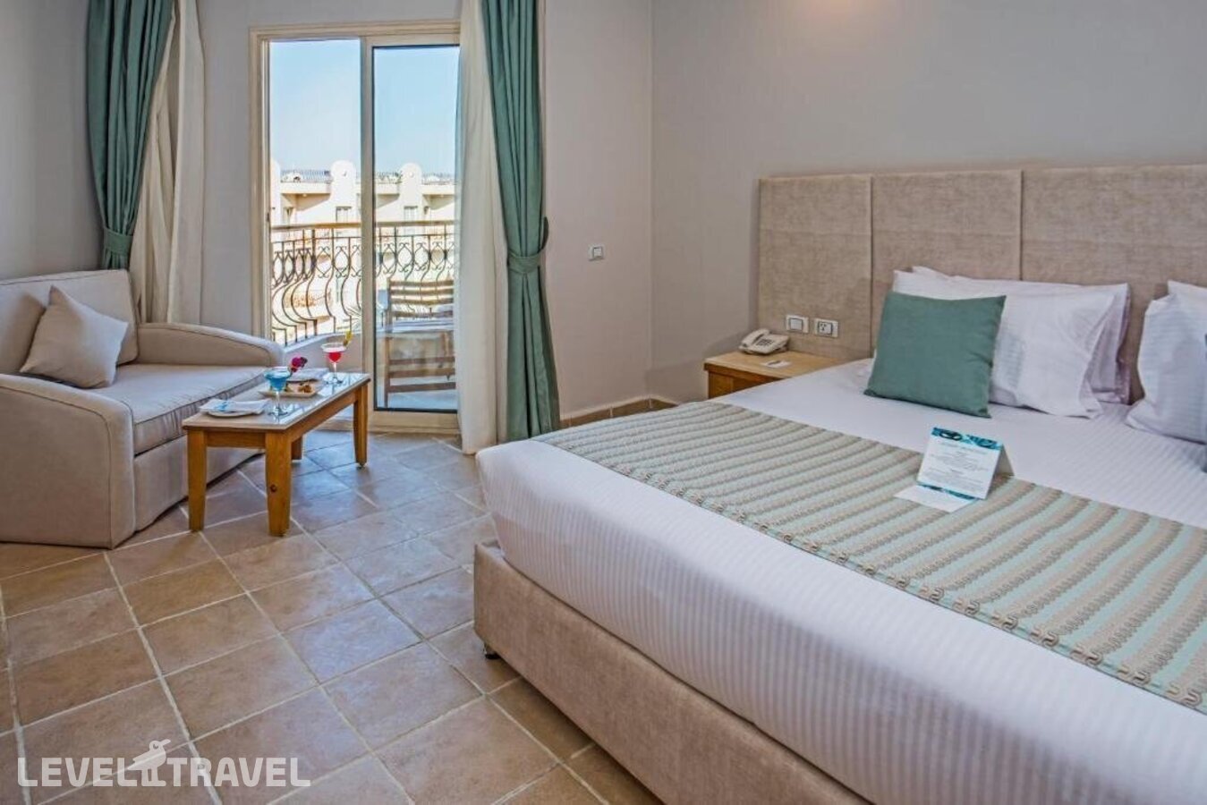 фотографии номера Стандартный с видом на бассейн отеля Sunrise Aqua Joy Resort в Египет(Хургада (город)) - фото №2