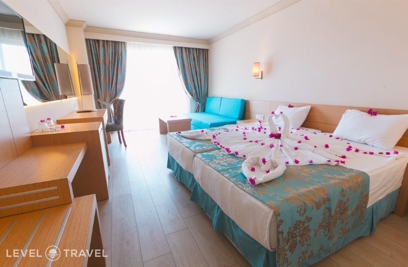 фотографии номера Mainbuilding Standard Room отеля L'Oceanica Beach Resort Hotel в Турция(Чамьюва) - фото №3