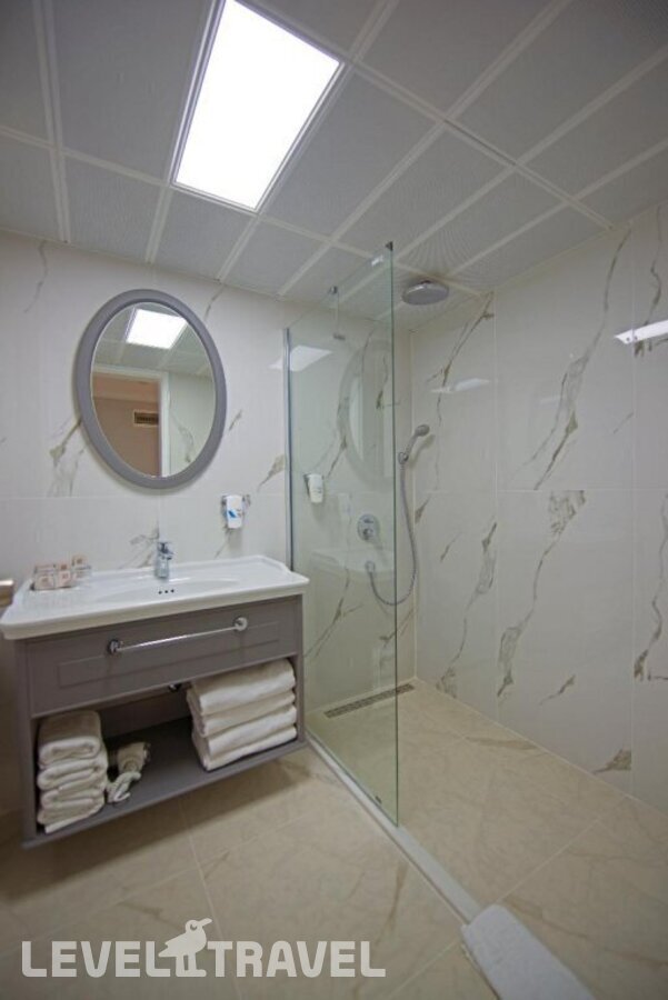 фотографии номера Семейный номер отеля Motto Premium Marmaris (Ex. Orka Nergis Select, Ex. Noa Nergis Select) в Турция(Мармарис - центр) - фото №5