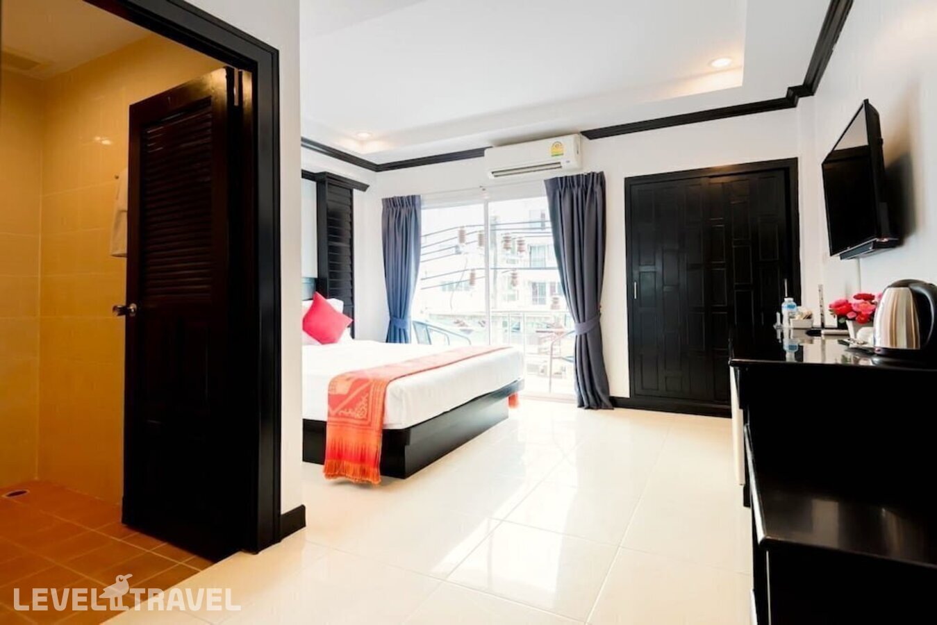 фотографии номера Улучшенный номер отеля Hallo Patong Hotel в Таиланд(Патонг Бич) - фото №5