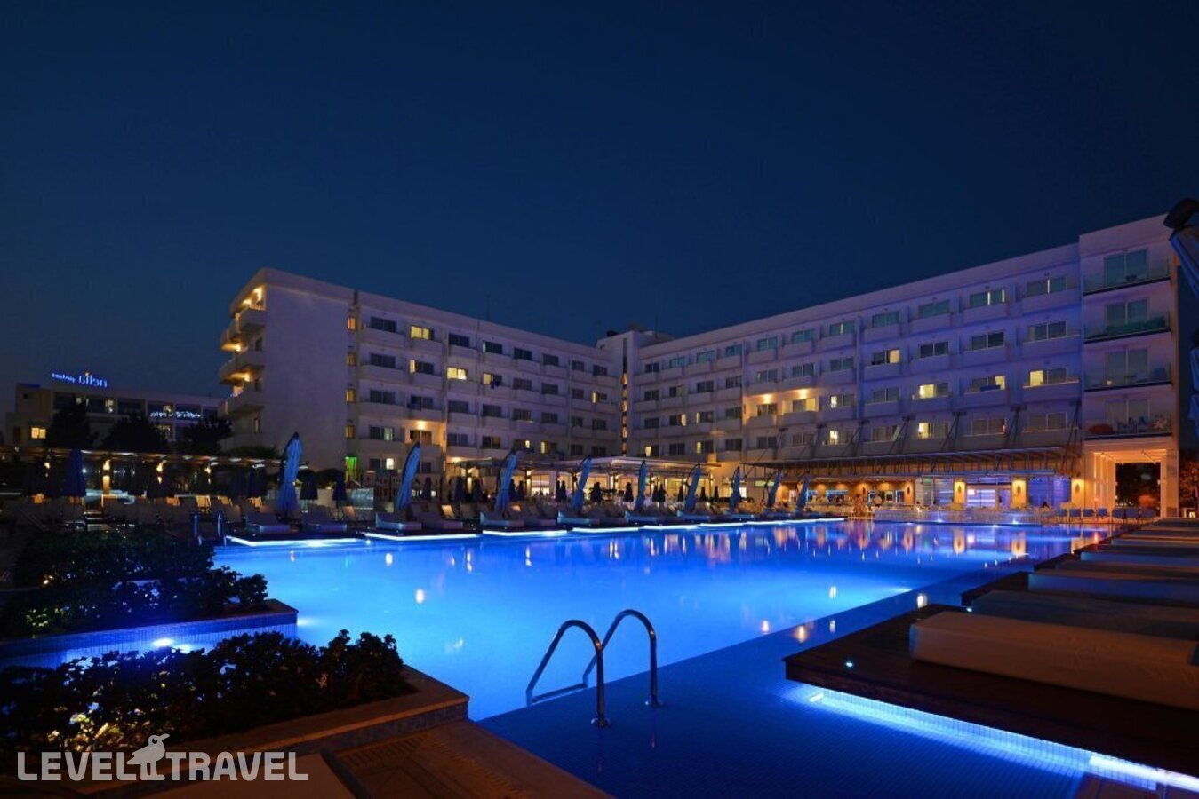 фотографии номера Полулюкс отеля Nestor Hotel в Кипр(Пантаху Бич) - фото №1