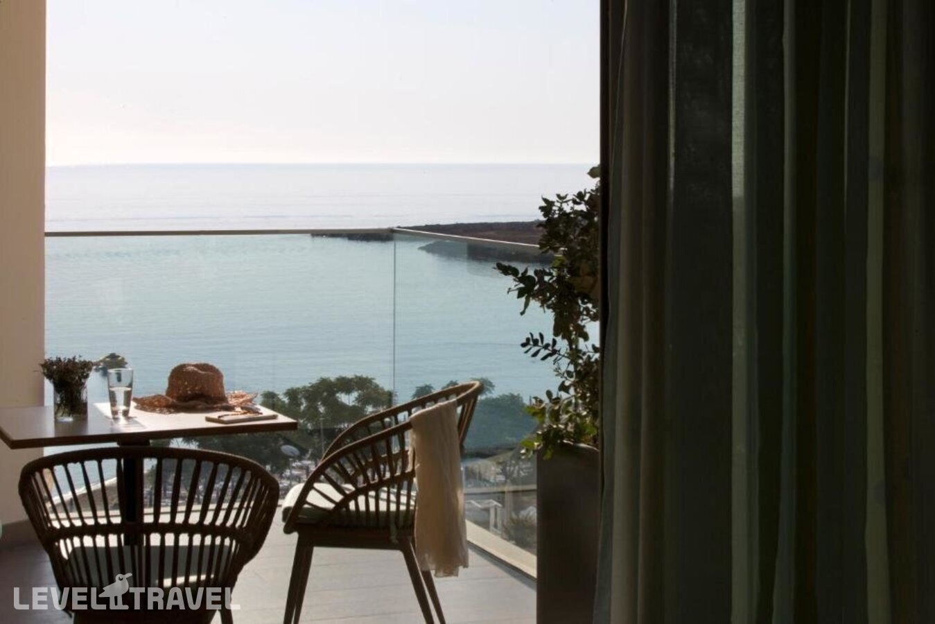фотографии номера Делюкс отеля Capo Bay Hotel в Кипр(Фиг Три Бэй) - фото №5