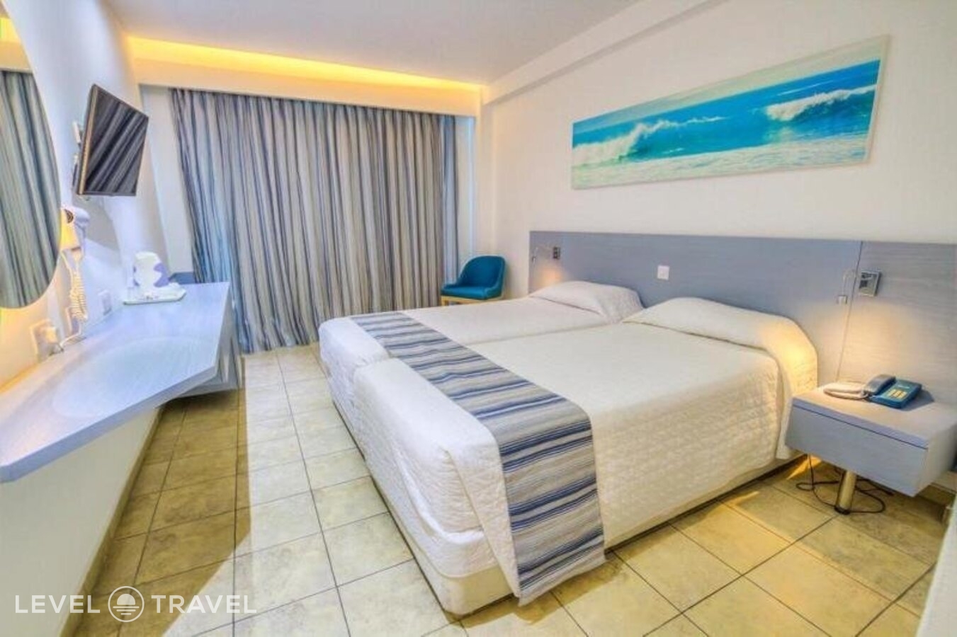 фотографии номера Трехместный номер отеля Anonymous Beach Hotel (Adults Only 16+) в Кипр(Айа-Напа) - фото №2