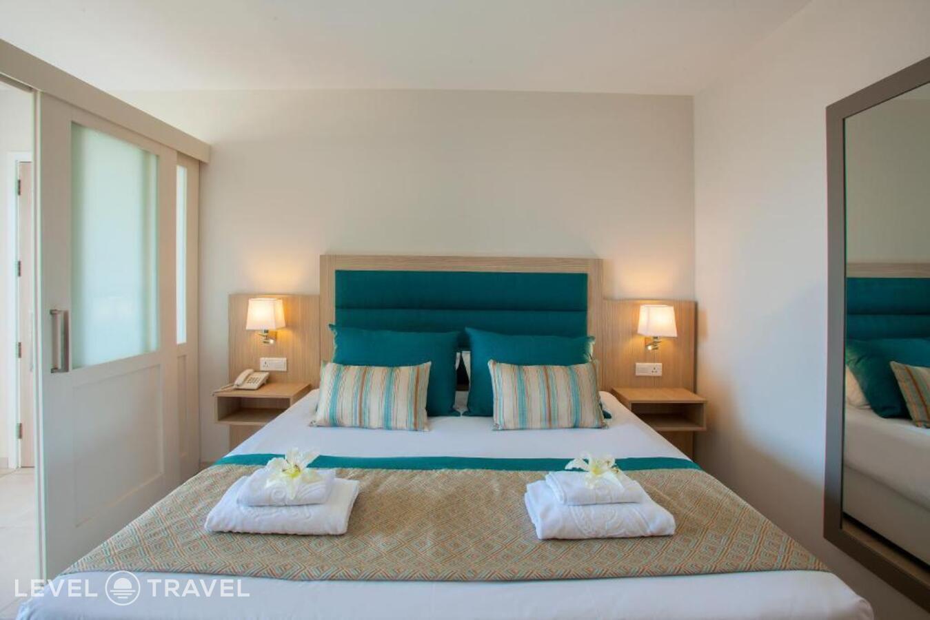 фотографии номера Стандартный номер отеля Atlantica Aeneas Resort & Spa в Кипр(Айа-Напа) - фото №6