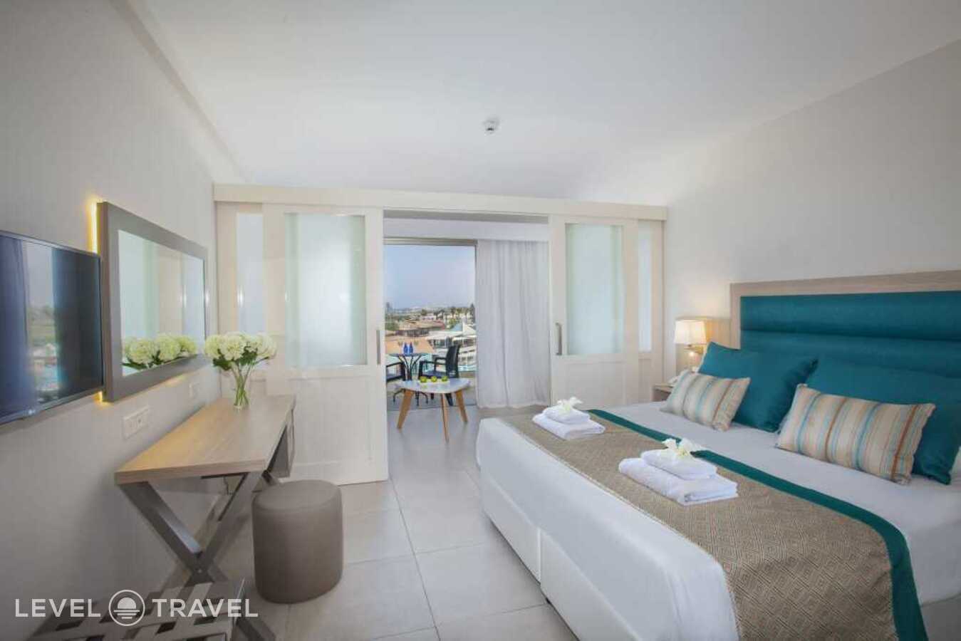 фотографии номера Стандартный номер отеля Atlantica Aeneas Resort & Spa в Кипр(Айа-Напа) - фото №5