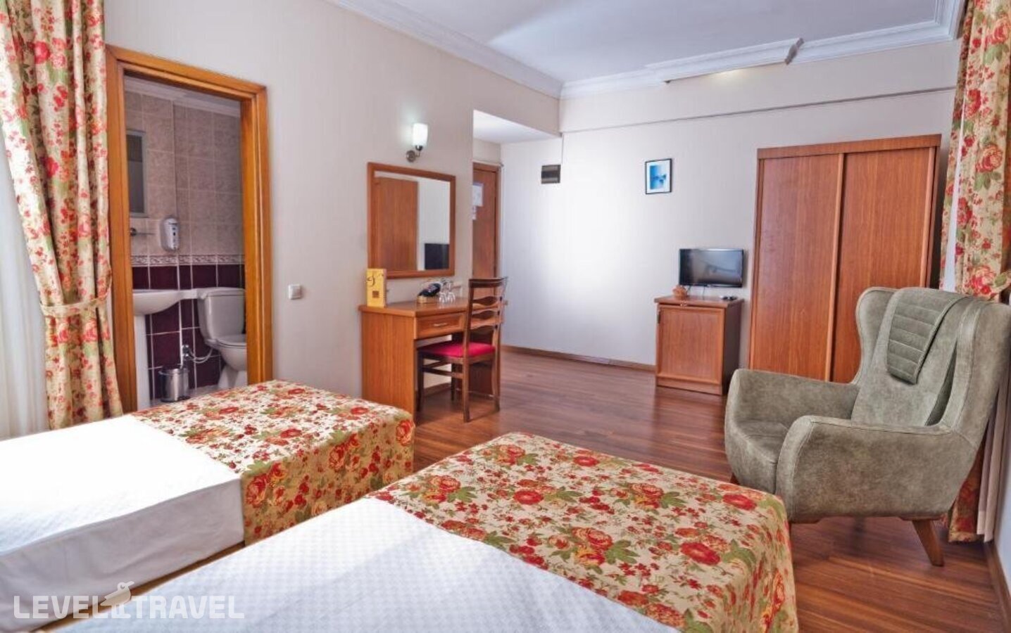фотографии номера Улучшенный номер отеля Triana Hotel в Турция(Анталья - Центр) - фото №5