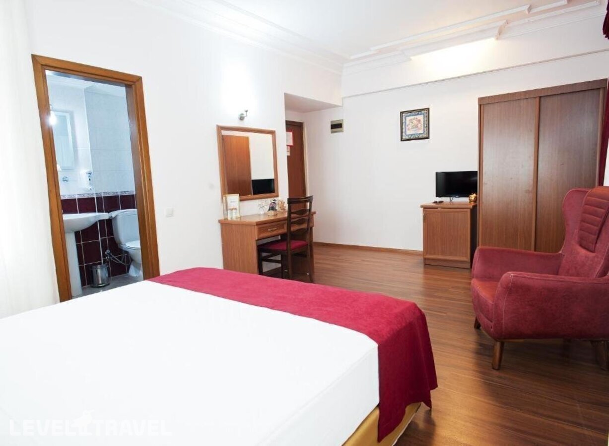 фотографии номера Улучшенный номер отеля Triana Hotel в Турция(Анталья - Центр) - фото №1