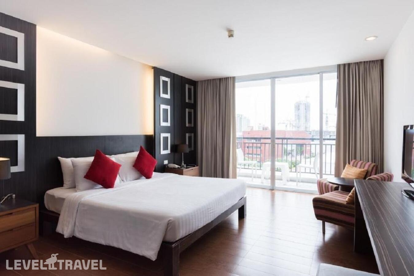 фотографии номера Семейный номер отеля Hotel J Pattaya в Таиланд(Центральная Паттайя) - фото №2