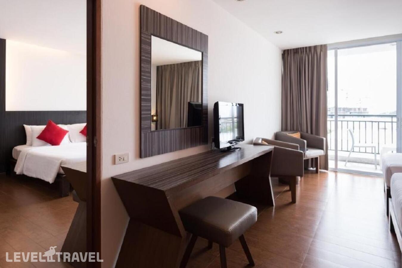 фотографии номера Семейный номер отеля Hotel J Pattaya в Таиланд(Центральная Паттайя) - фото №5