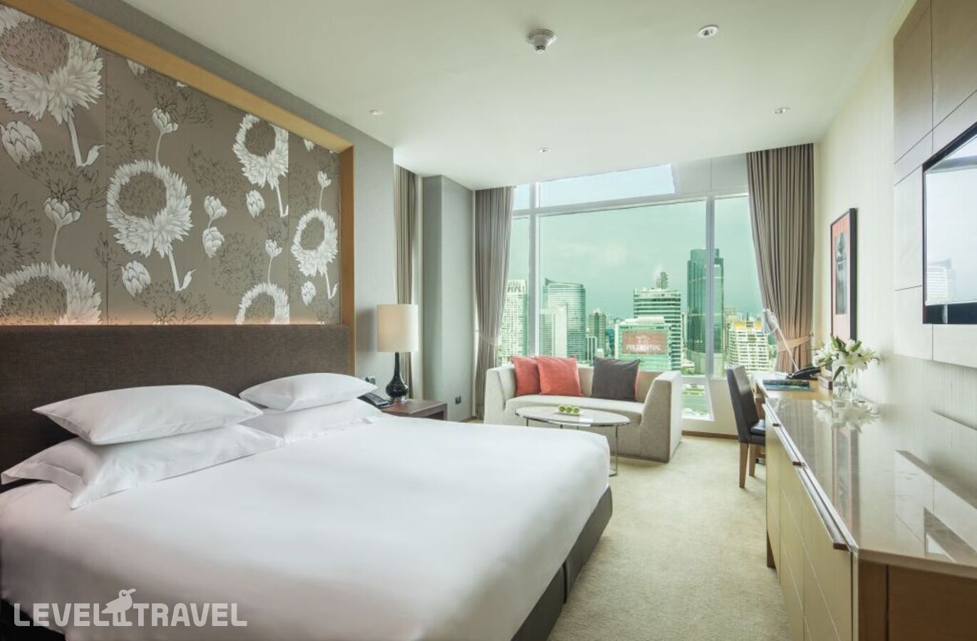 фотографии номера Делюкс отеля Eastin Grand Hotel Sathorn в Таиланд(Бангкок) - фото №1