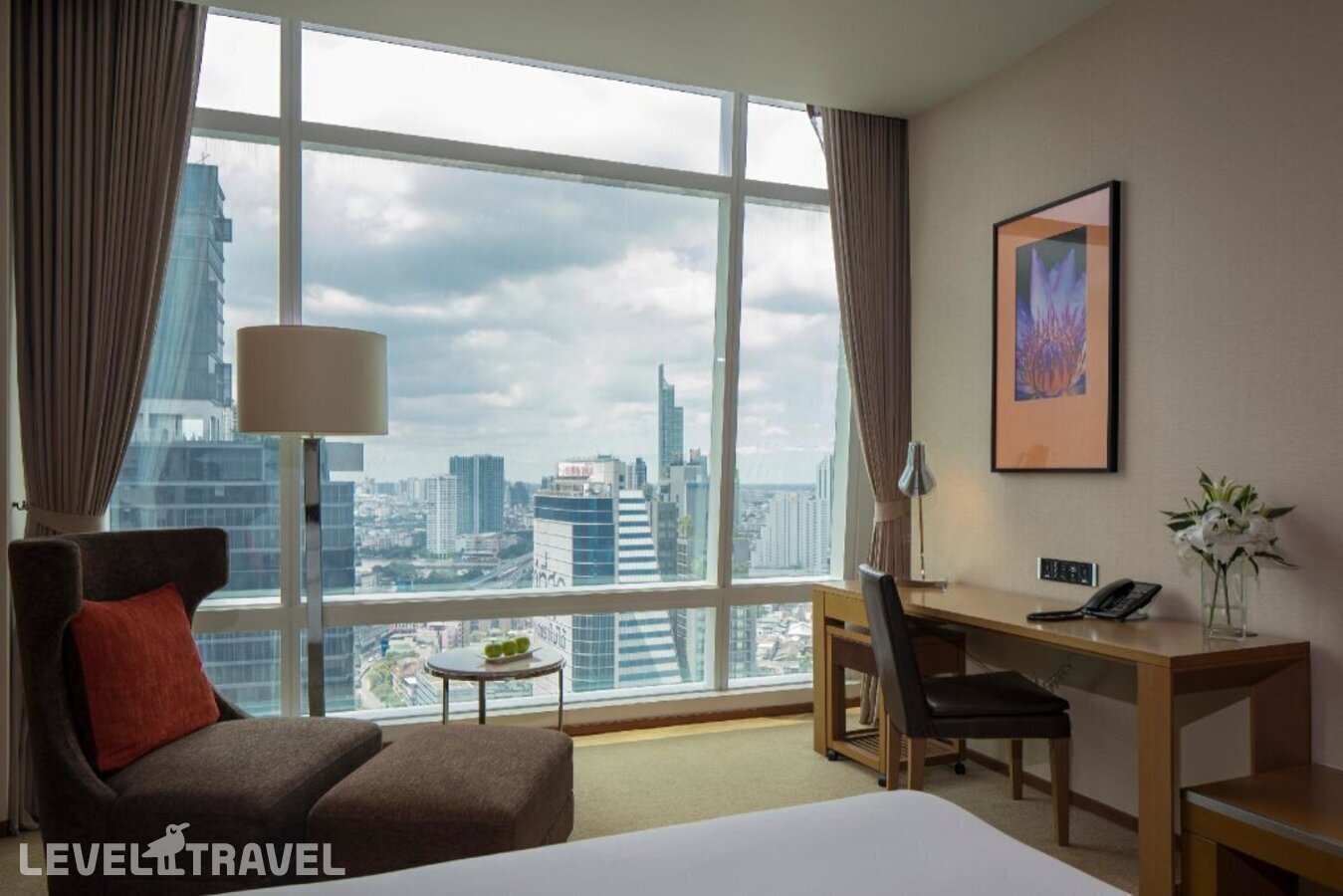 фотографии номера Улучшенный номер отеля Eastin Grand Hotel Sathorn в Таиланд(Бангкок) - фото №1