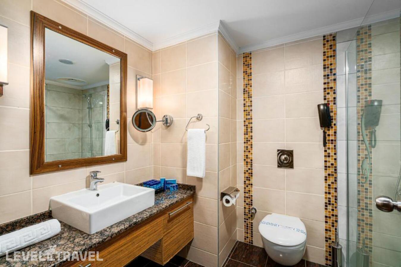 фотографии номера Трехместный номер отеля Bera Alanya Hotel в Турция(Конаклы) - фото №4