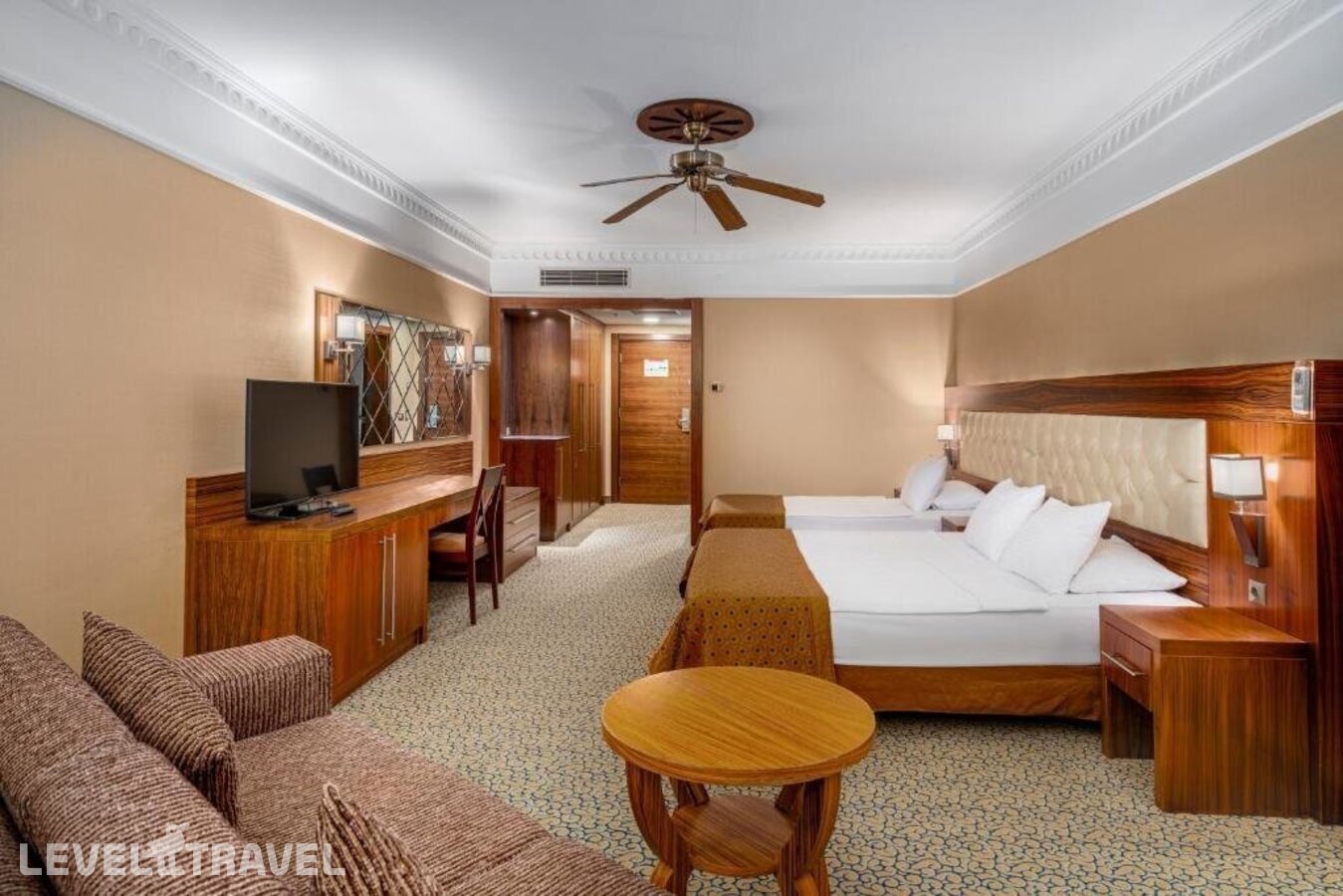 фотографии номера Трехместный номер отеля Bera Alanya Hotel в Турция(Конаклы) - фото №1