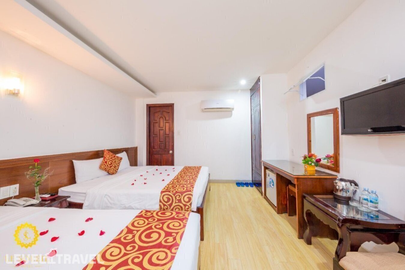 фотографии номера Четырехместный номер отеля Le Soleil Nha Trang Hotel (Ex. Galaxy Hotel Nha Trang) в Вьетнам(Нячанг) - фото №1
