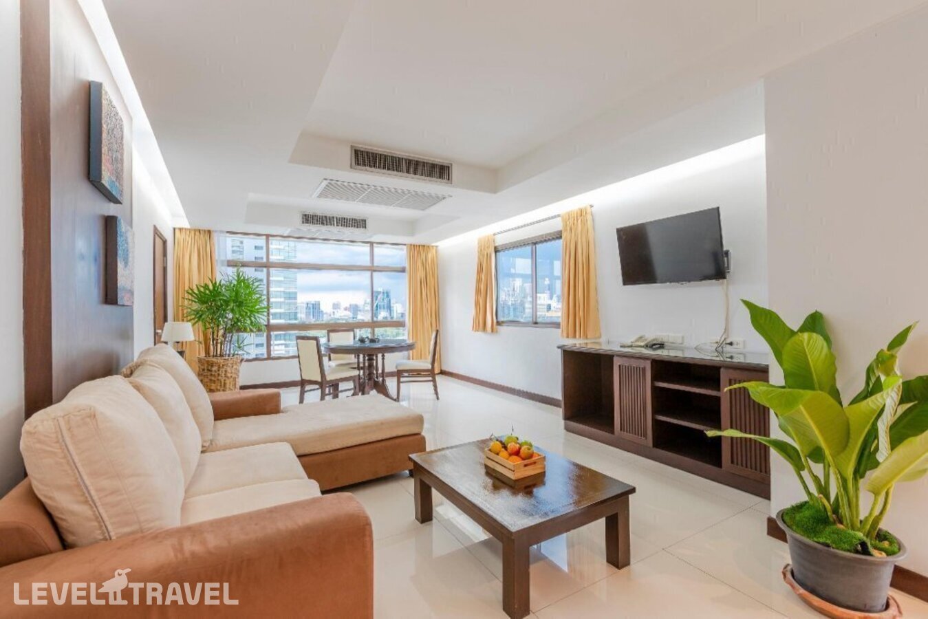 фотографии номера Люкс отеля Pinnacle Lumpinee Park Hotel в Таиланд(Бангкок) - фото №1