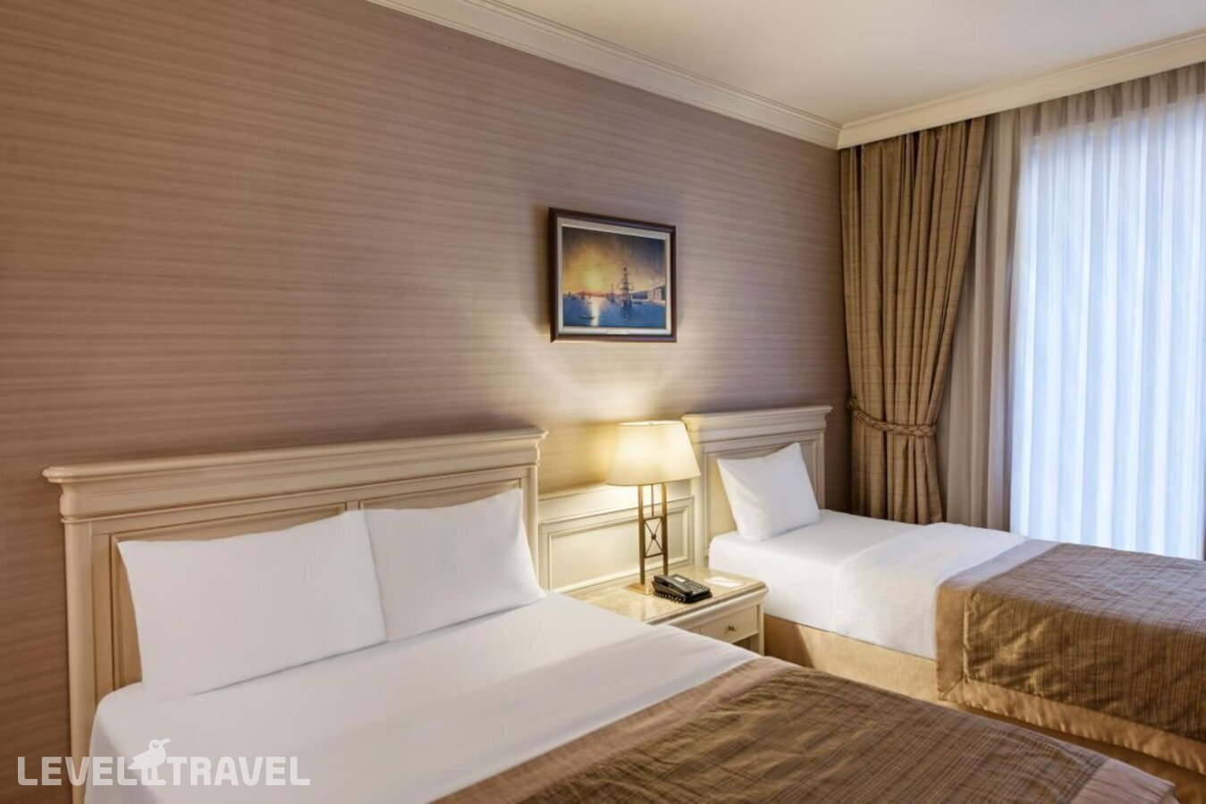 фотографии номера Трехместный номер отеля Elite World Comfy Taksim (Ex.Elite World Prestige Hotel) в Турция(Бейоглу) - фото №2