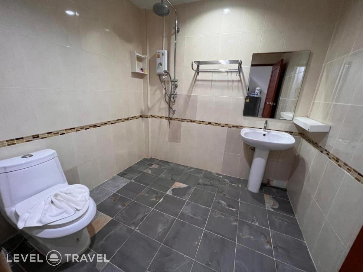 фотографии номера Трехместный номер отеля The Beach Front Resort в Таиланд(Центральная Паттайя) - фото №4