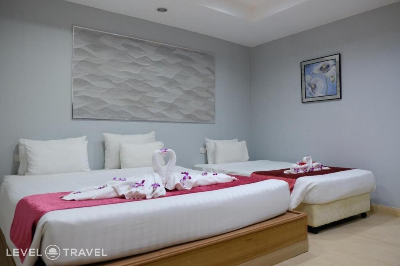 фотографии номера Трехместный номер отеля The Beach Front Resort в Таиланд(Центральная Паттайя) - фото №1