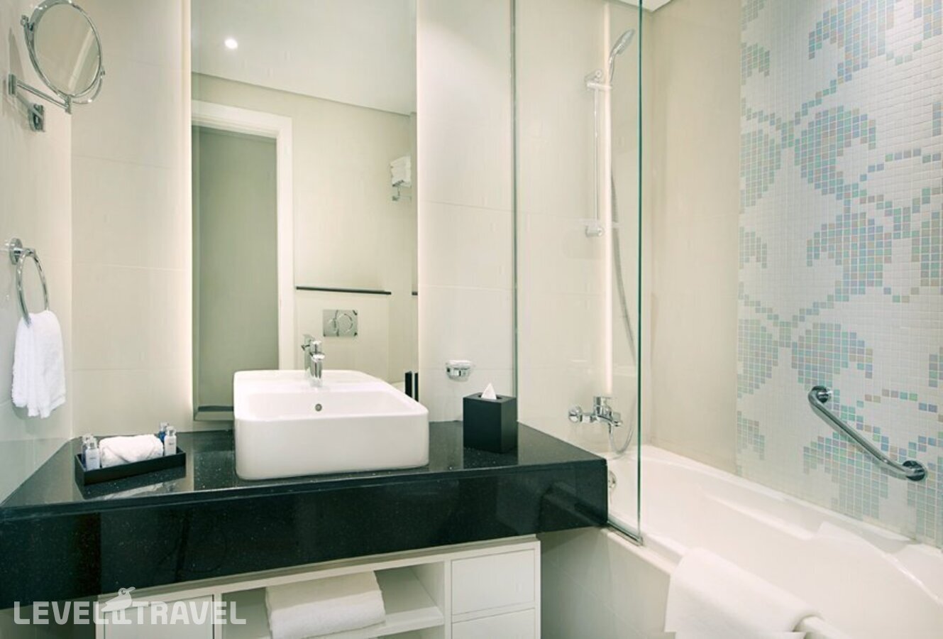 фотографии номера Люкс отеля Damac Maison Canal Views Hotel в ОАЭ(Бизнес Бей) - фото №3