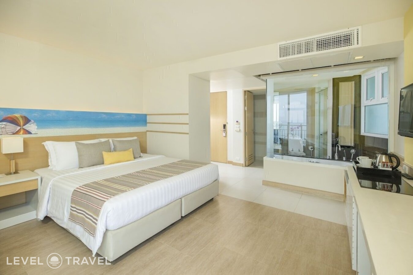 фотографии номера Семейный номер отеля Pattaya Sea View Hotel в Таиланд(Центральная Паттайя) - фото №7