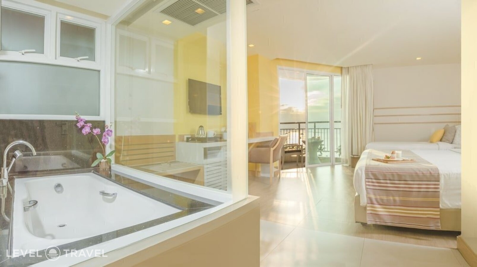 фотографии номера Семейный номер отеля Pattaya Sea View Hotel в Таиланд(Центральная Паттайя) - фото №9