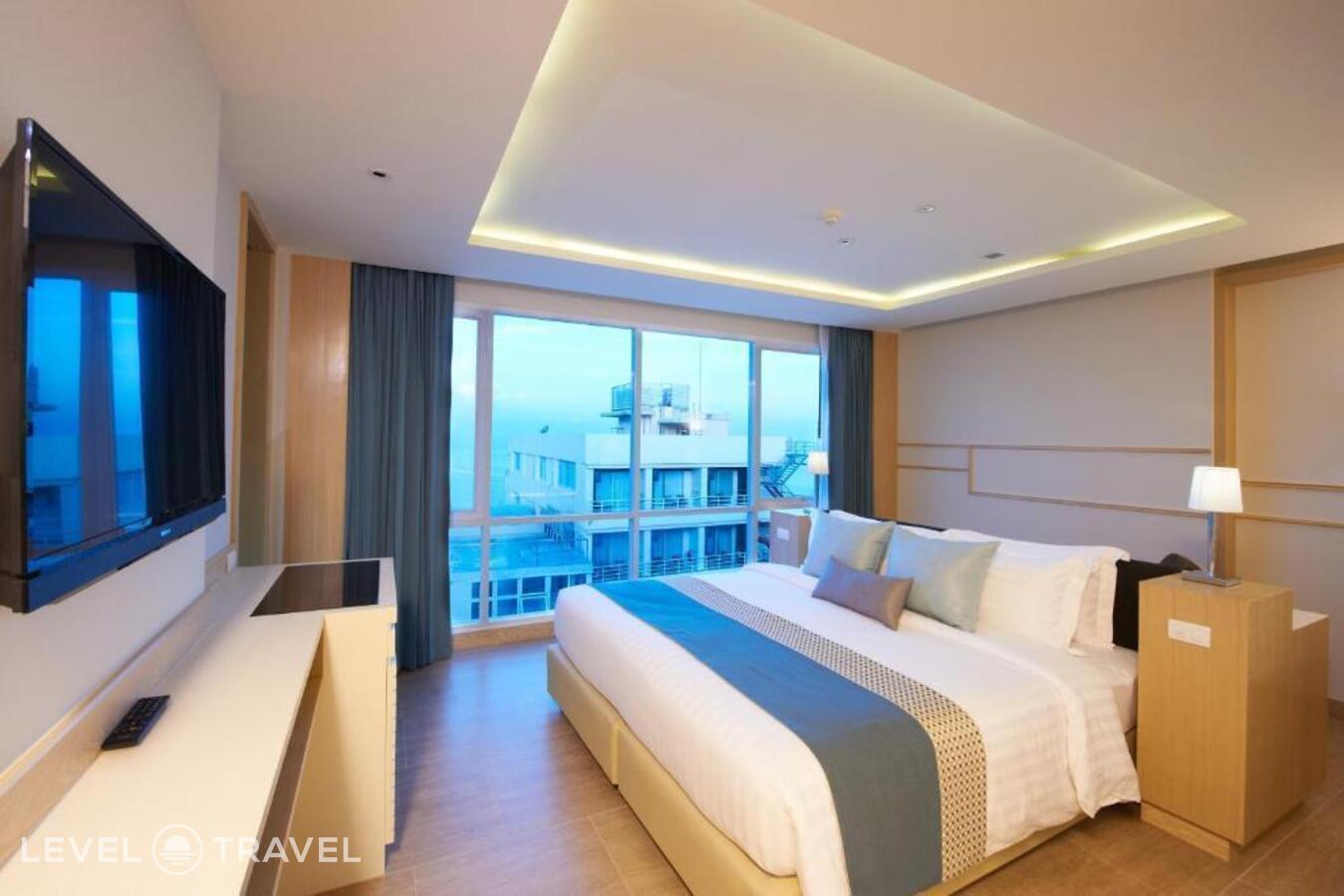 фотографии номера Люкс отеля Pattaya Sea View Hotel в Таиланд(Центральная Паттайя) - фото №1