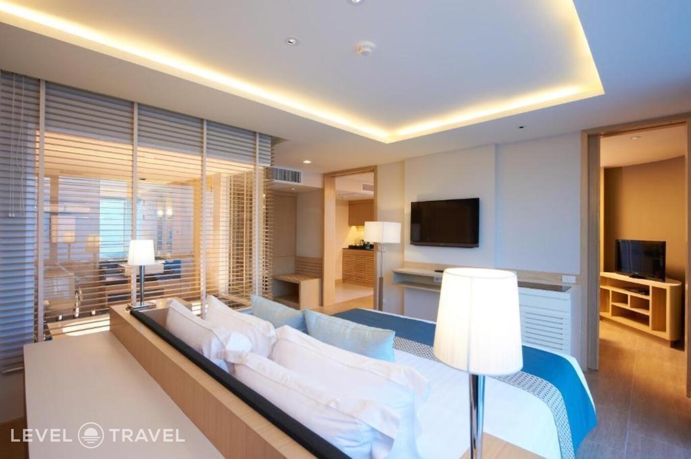 фотографии номера Люкс отеля Pattaya Sea View Hotel в Таиланд(Центральная Паттайя) - фото №8