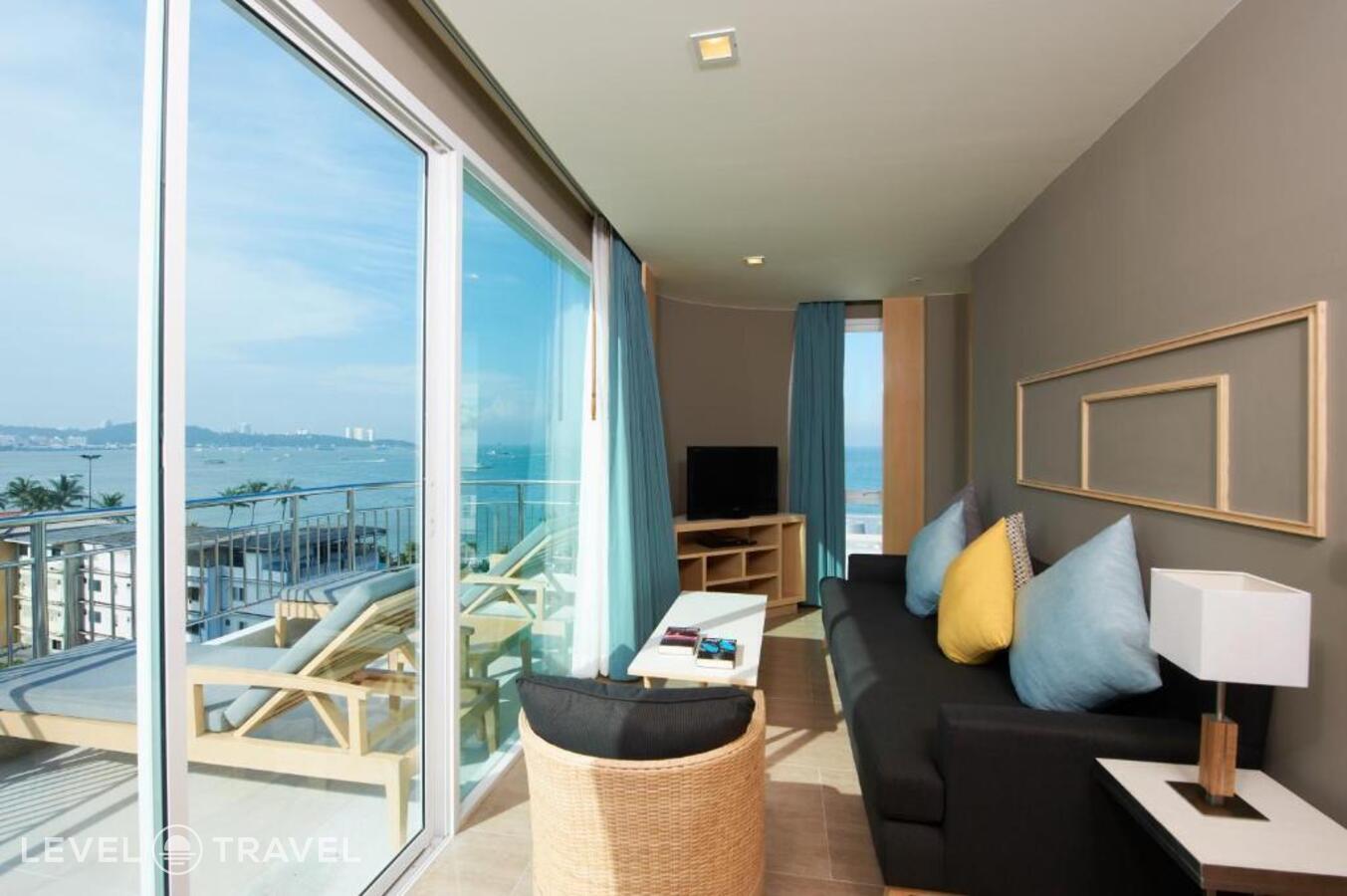 фотографии номера Люкс отеля Pattaya Sea View Hotel в Таиланд(Центральная Паттайя) - фото №6