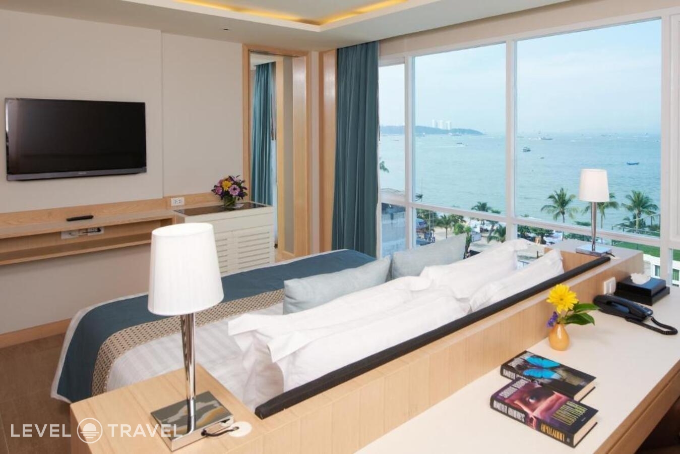 фотографии номера Люкс отеля Pattaya Sea View Hotel в Таиланд(Центральная Паттайя) - фото №2