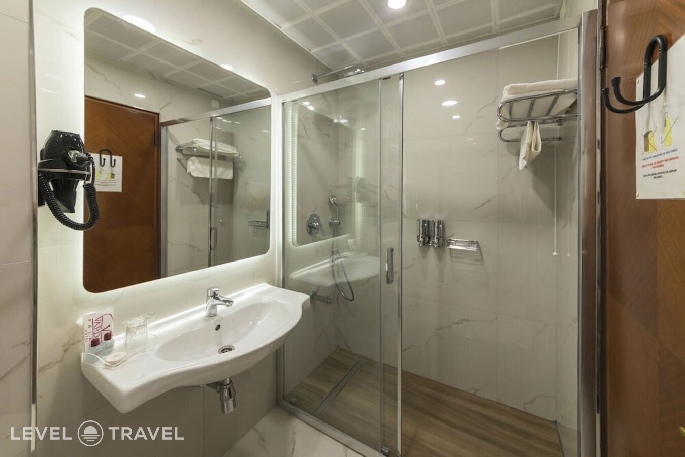 фотографии номера Улучшенный номер отеля Vardar Palace Hotel в Турция(Бейоглу) - фото №3