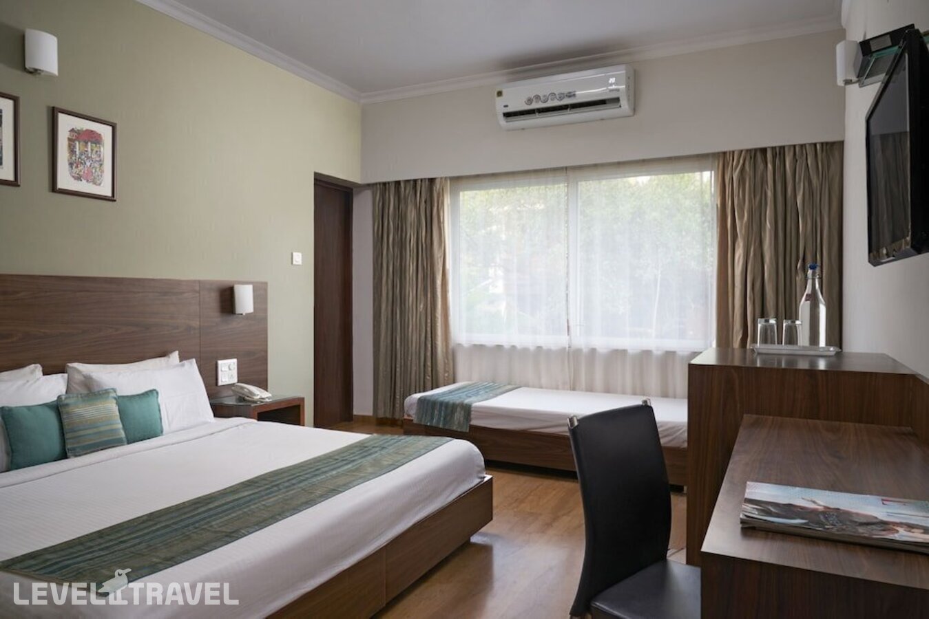 фотографии номера Номер Роскошный отеля The Hawaii Comforts Hotel в Индия(Дона Паула) - фото №2