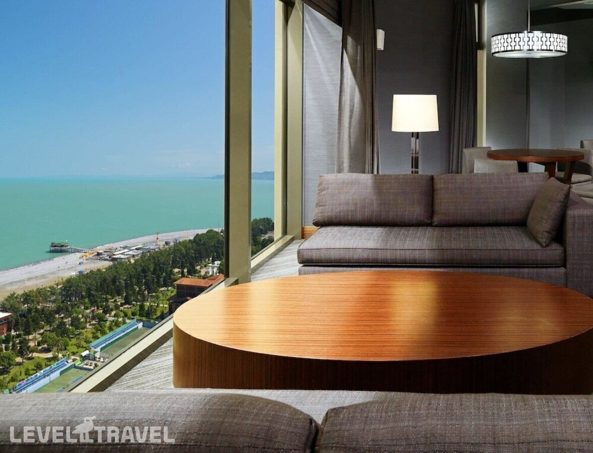 фотографии номера Представительский люкс отеля Sheraton Batumi Hotel в Грузия(Батуми) - фото №1
