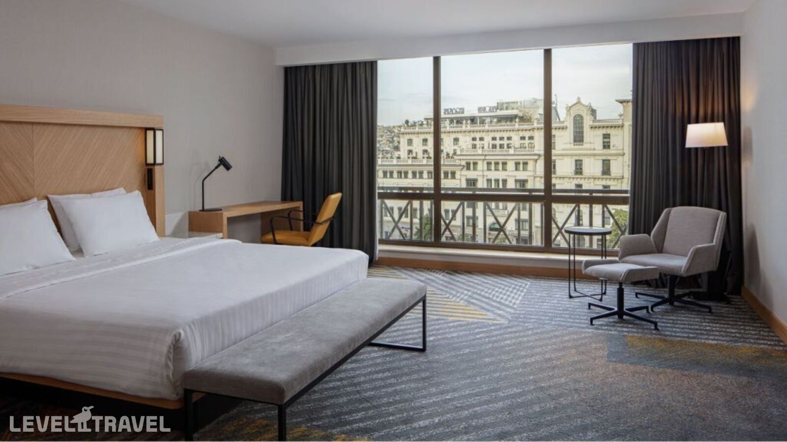 фотографии номера Представительский номер отеля Courtyard By Marriott Hotel в Грузия(Тбилиси) - фото №1