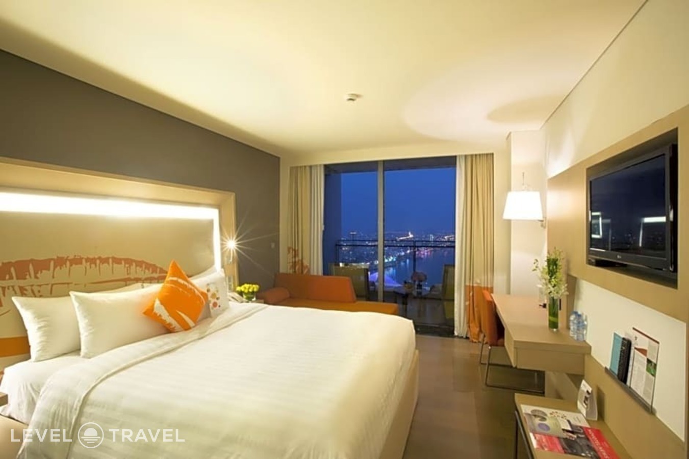 фотографии номера Улучшенный номер отеля Novotel Danang Premier Han River в Вьетнам(Дананг) - фото №1