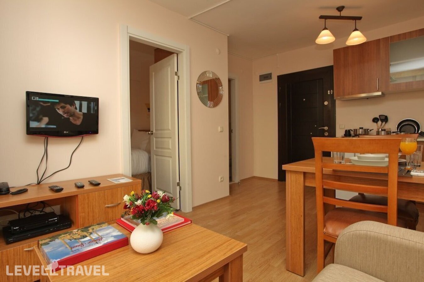 фотографии номера Трехместный делюкс отеля Three Apples Taksim Suites в Турция(Бейоглу) - фото №6