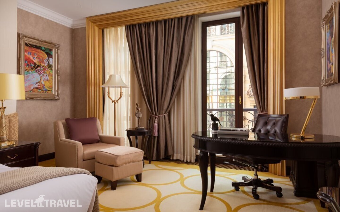фотографии номера Делюкс отеля The St. Regis Moscow Nikolskaya Hotel в Россия(Центральный административный округ (ЦАО)) - фото №6