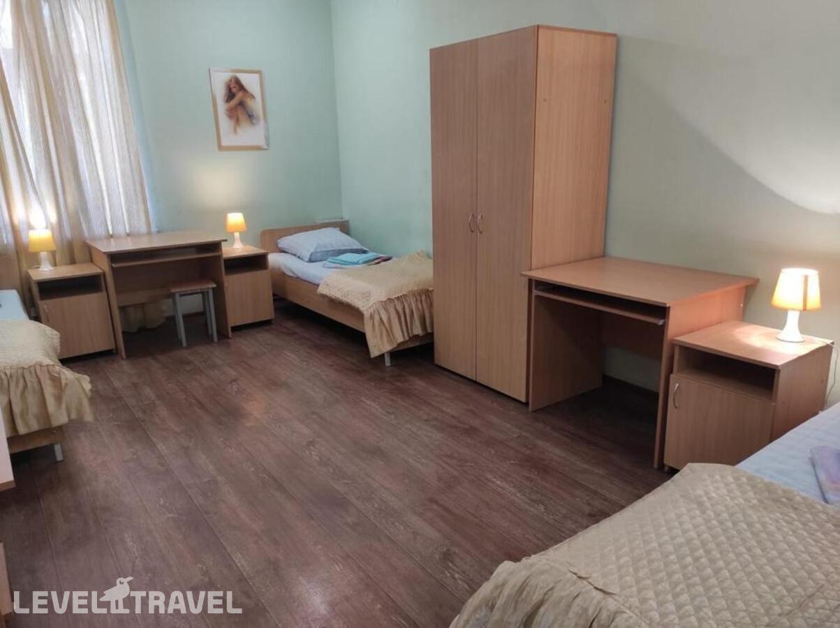 фотографии номера Трехместный экономичный отеля Мини-Отель Кристалл в Россия(Екатеринбург) - фото №6