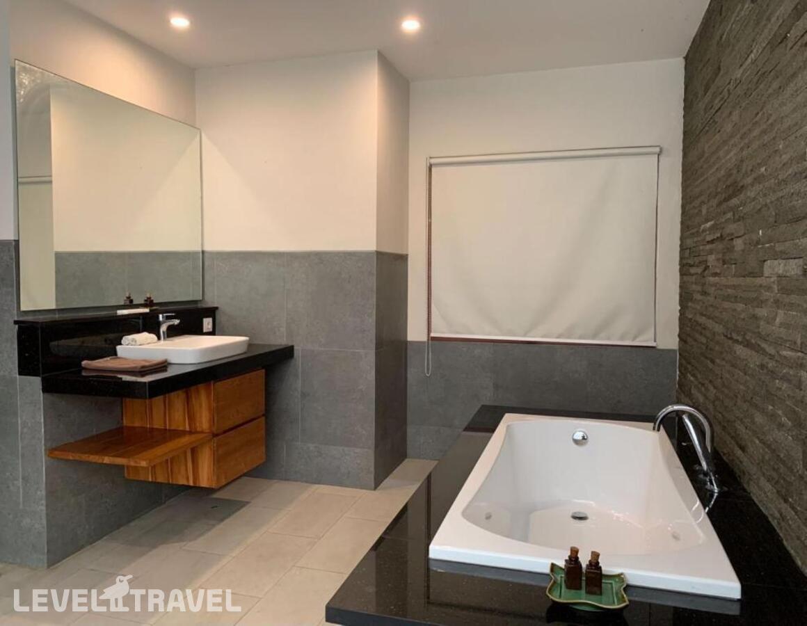 фотографии номера Полулюкс отеля Bali Ayu Hotel And Villas в Индонезия(Керобокан) - фото №2