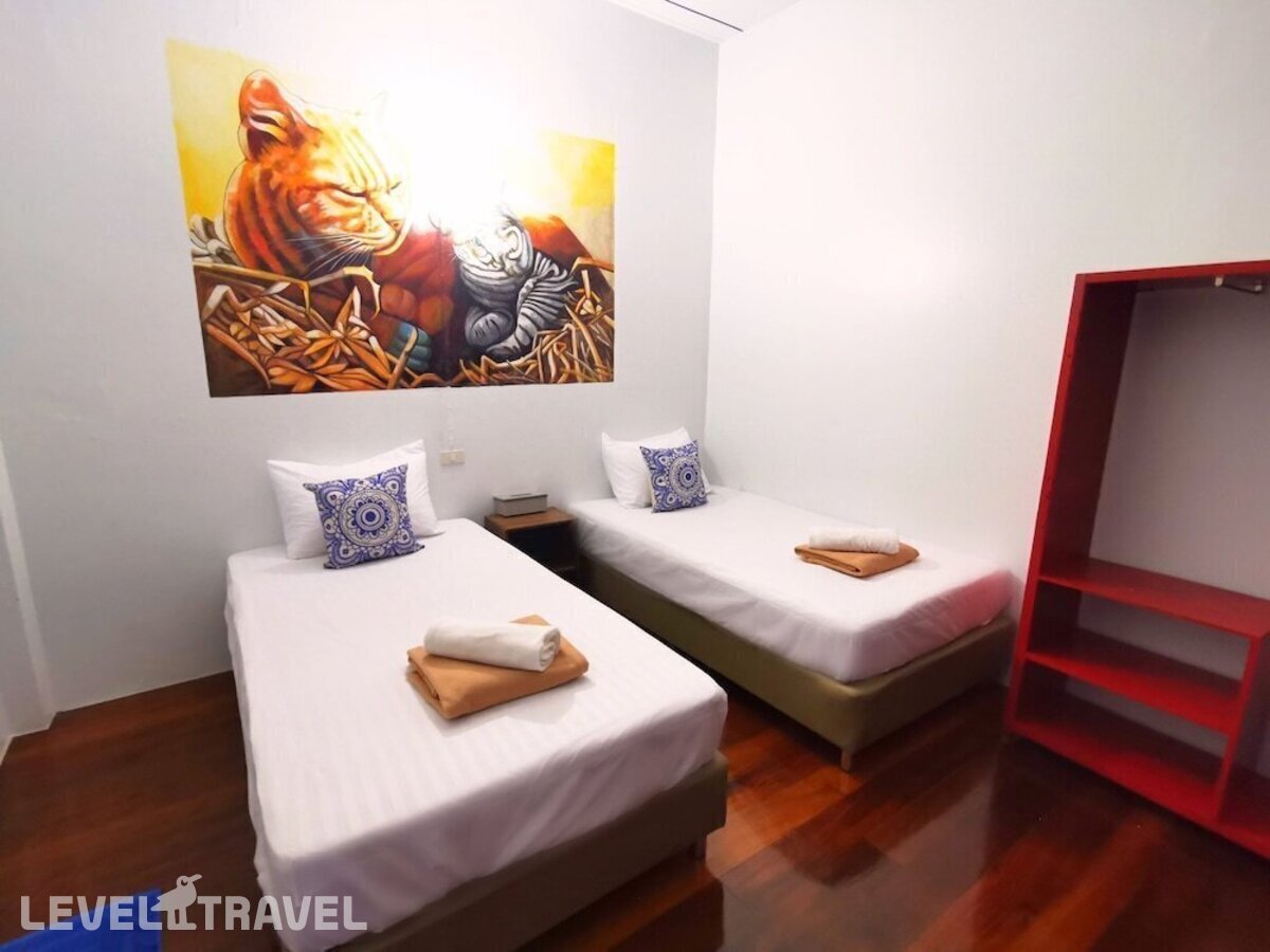 фотографии номера Семейный номер отеля Phuket Old Town Hostel в Таиланд(город Пхукет) - фото №8