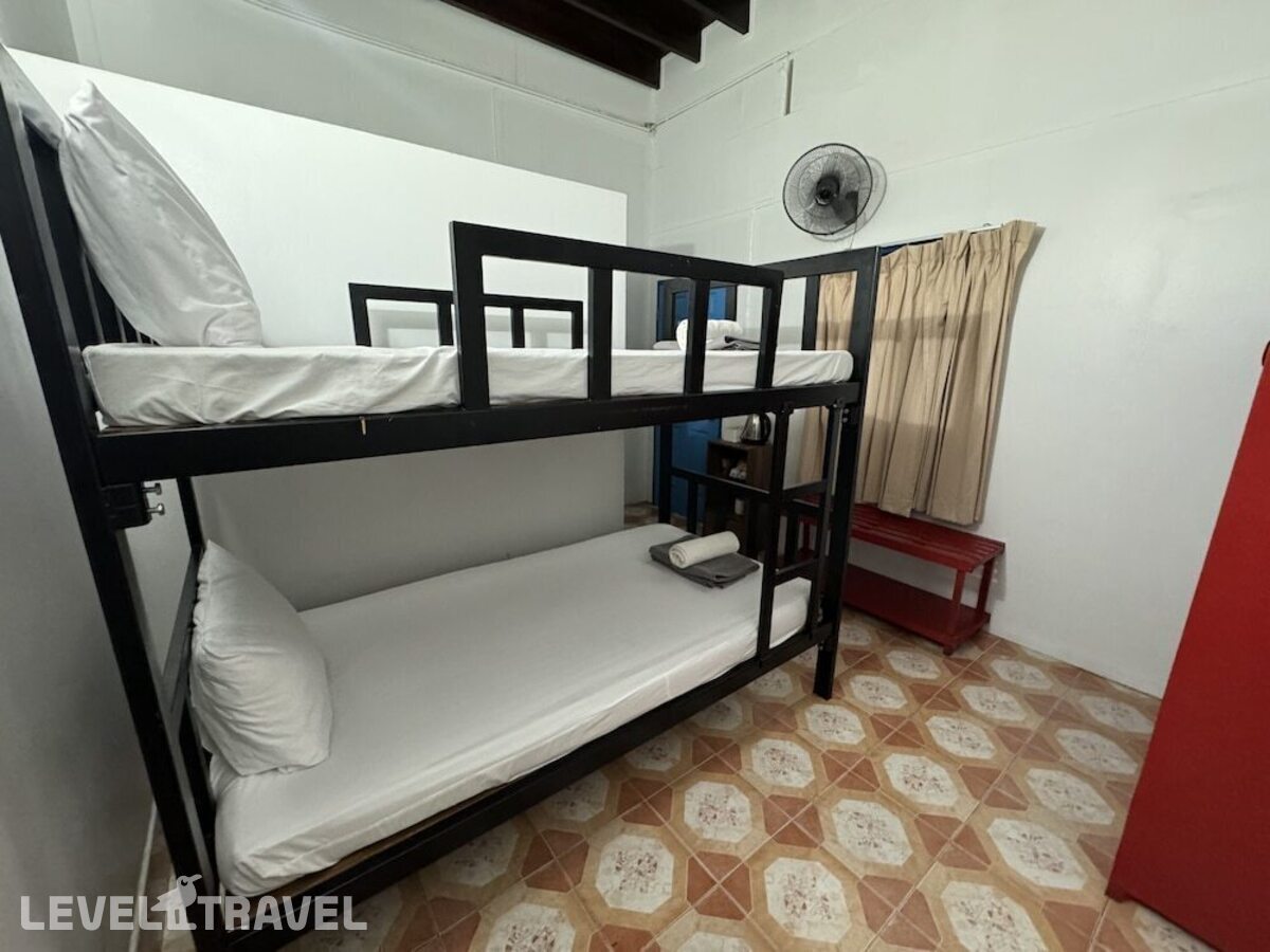 фотографии номера Семейный номер отеля Phuket Old Town Hostel в Таиланд(город Пхукет) - фото №17