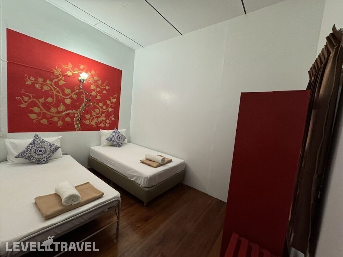 фотографии номера Семейный номер отеля Phuket Old Town Hostel в Таиланд(город Пхукет) - фото №10