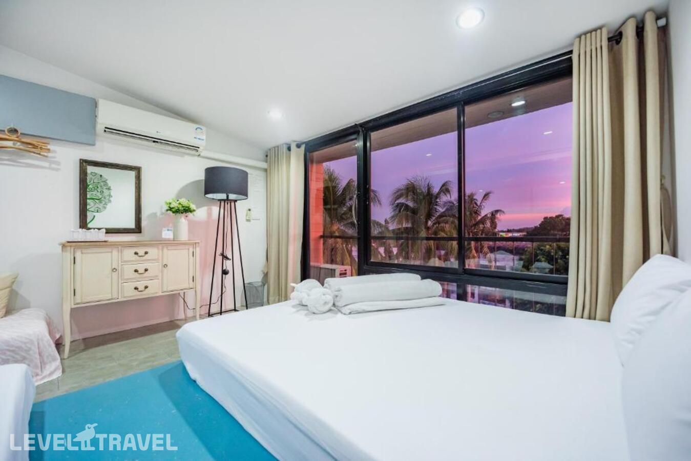 фотографии номера Трехместный номер отеля Eco Hostel Phuket в Таиланд(город Пхукет) - фото №3